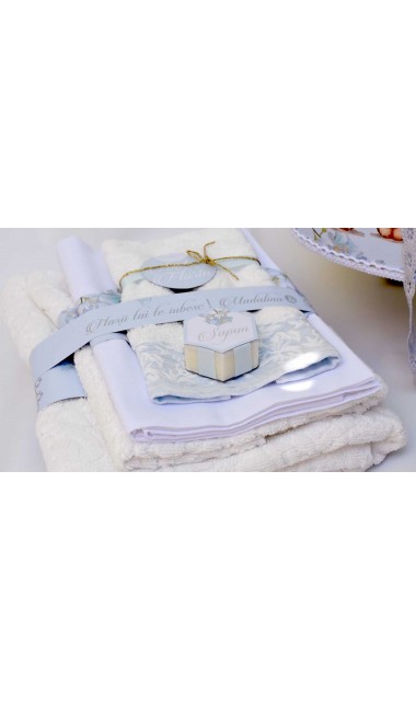 Trusou de botez cu eucalipt si ursuleti pe fundal bleu mint Little Blue Bear 10